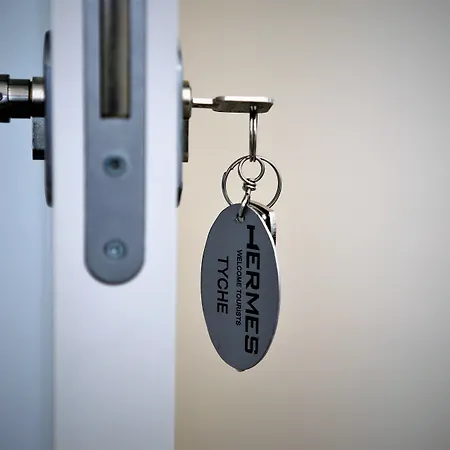 Hermes For Tourists 4*