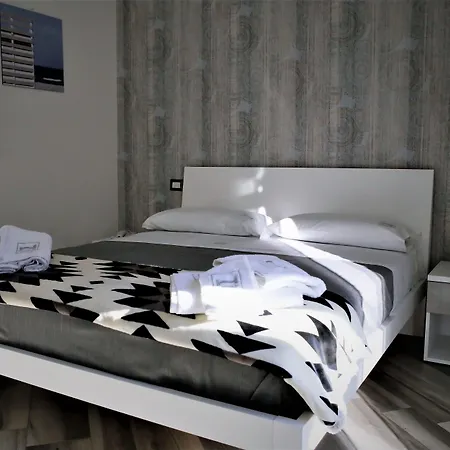 Hermes For Tourists 4*