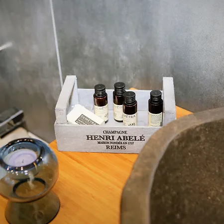 Hermes For Tourists 나폴리