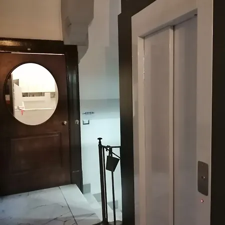 Hermes For Tourists 4*