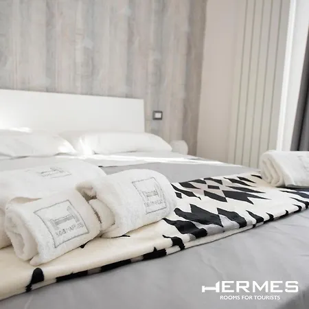 Hermes For Tourists Neapol